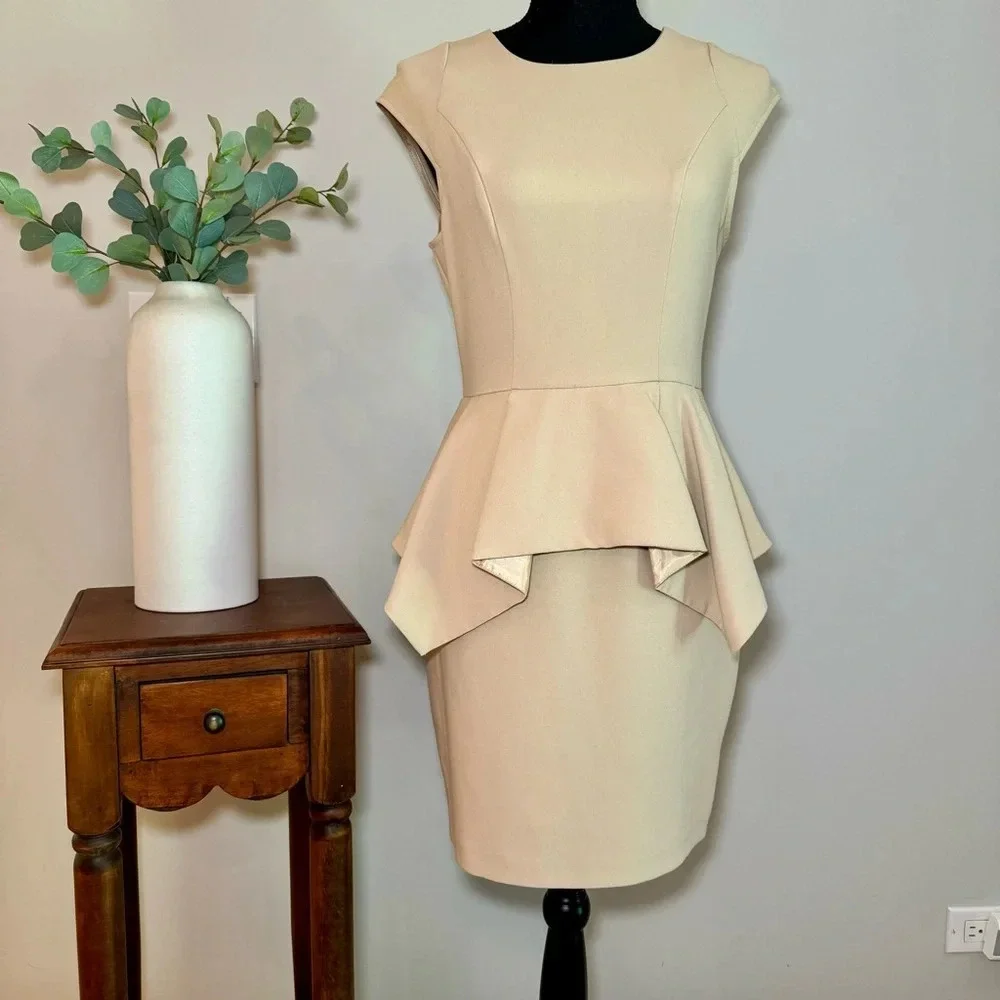 TopShop origami peplum dress size 6 cap sleeve perfect for capsule‎ wardrobe